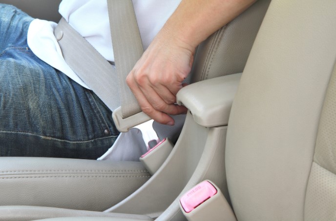 Устройство ремня безопасности автомобиля: основные элементы, типи систем и важные нюансы эксплуатации